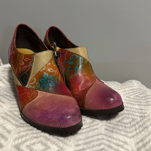 Beautiful multi coloured shoes size 40 - Picture 2 of 6